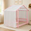 Lit plateforme simple avec baldaquin en tissu transparent et guirlande lumineuse-678601076-678601079