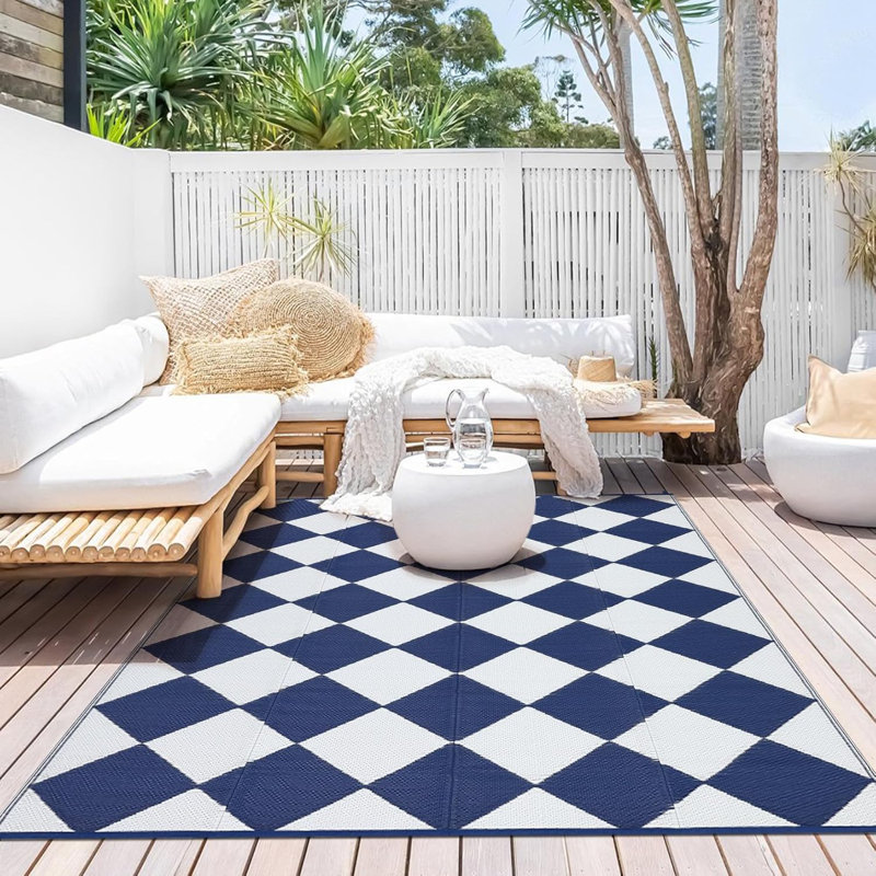 Outdoor Plastic Straw Rug – Waterproof Checkered Patio Rug with Non-Slip Backing, Modern Geometric Design for Backyard, Balcony, Camping, Picnic