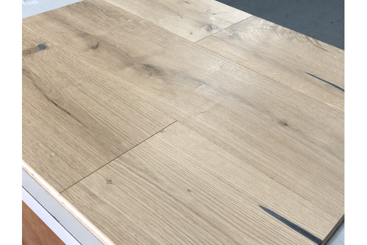 wood detail 2