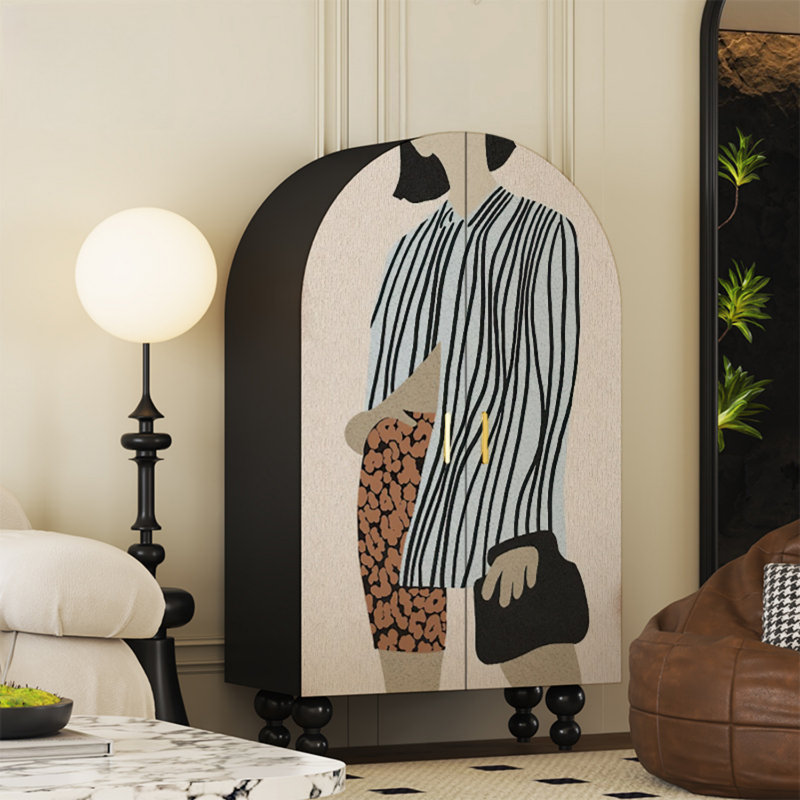 Armoire arquée avec tablettes et portes