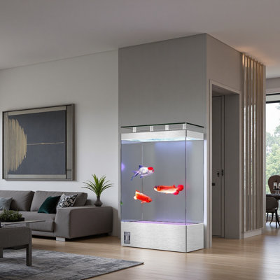 Grand aquarium moderne et minimaliste écologique