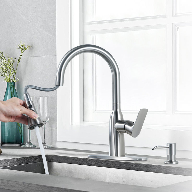 Robinet de cuisine rétractable à poignée simple en acier inoxydable à 3 fonctions avec plateau et distributeur de savon