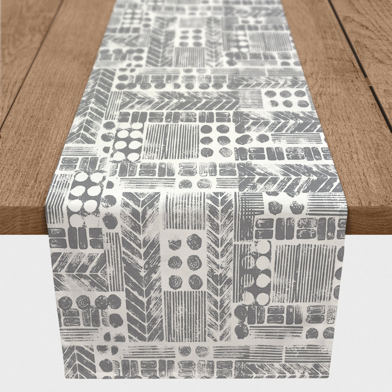 Chemin de table aztec tribal stamp Harvir, 72 po x 16 po, Gris