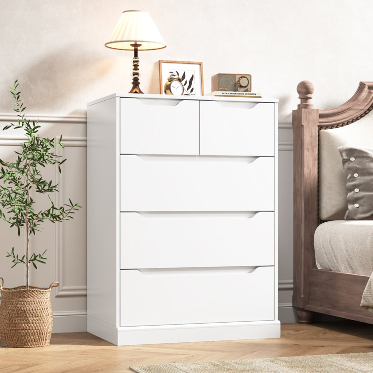 Wade Logan® Massapequa 5 - Drawer Dresser & Reviews | Wayfair