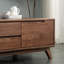 Table basse moderne en bois minimaliste-641377303