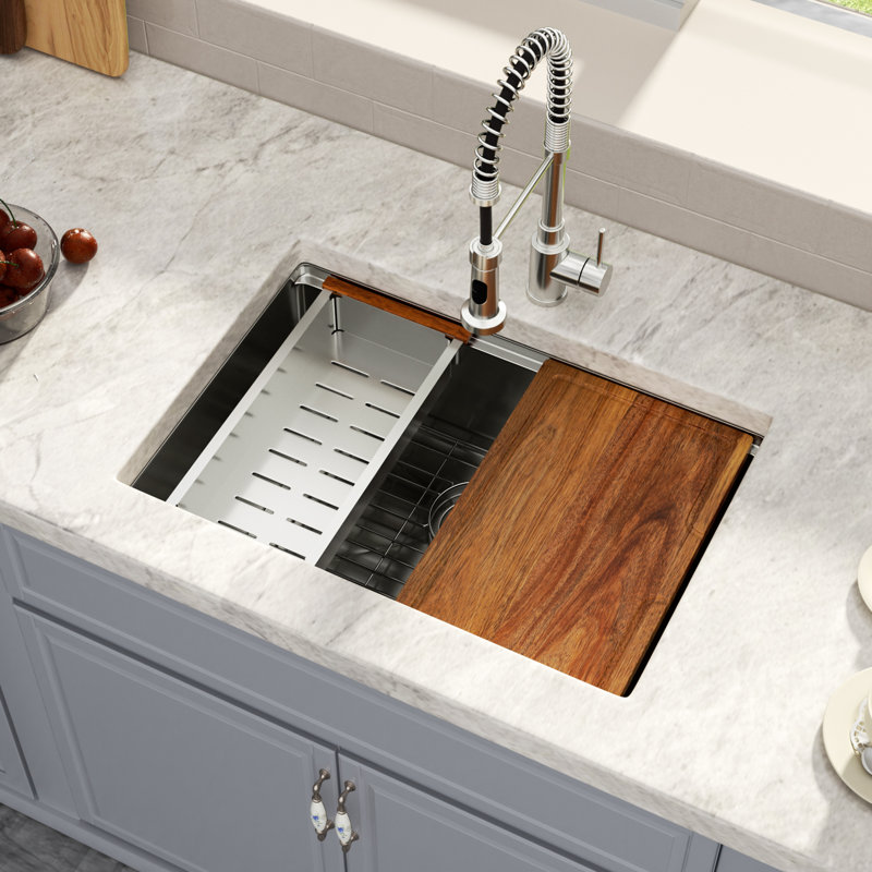 Évier de cuisine en acier inoxydable avec station de travail profonde L 28 po x l 19 po avec crépine, 28" H x 19" W x 9" D