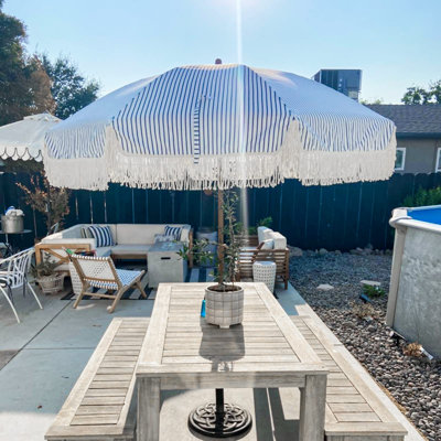 Parasol de patio 7 pi avec pampilles à franges et bouton-poussoir inclinable 7 pi