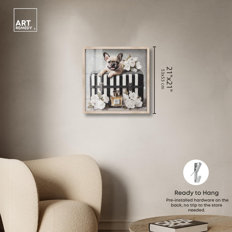 «Frenchie L bag Flowers Shadowbox Print» par Art Remedy, H 21 po x l 21 po, Crème, crème