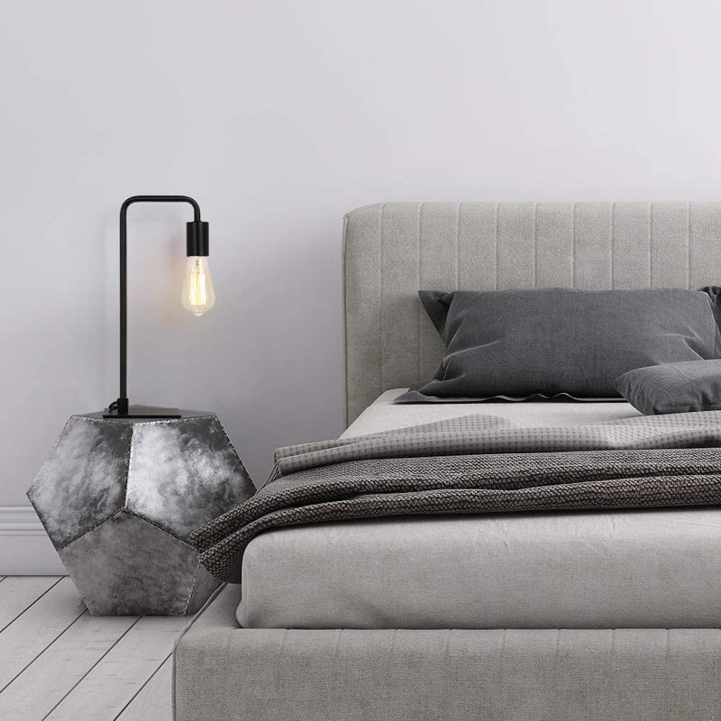 Madhava Metal Arched Lamp, Black