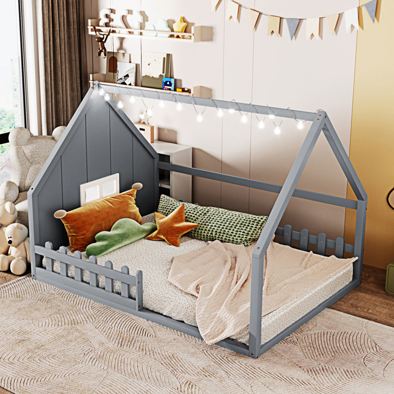 Lit en bois avec fenêtre et clôture, Gris