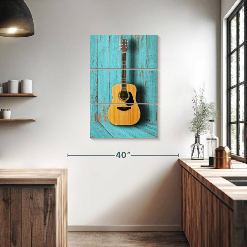 Guitare Abarca dans la chambre bleue, H 38 po x l 24 po