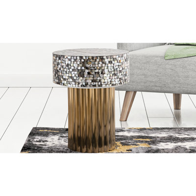 Table de bout luxueuse et moderne avec plateau et structure en acier inoxydable chic avec nacre solide