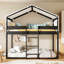 Lit simple au-dessus d'un lit superposé avec tente, construction, style maison de jeu amusant pour la chambre à coucher, décoration d'intérieur, jeu et sommeil-171848789