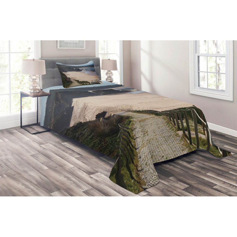 Island Coastal Polyester Coverlet, Twin Bedspread + 1 Sham