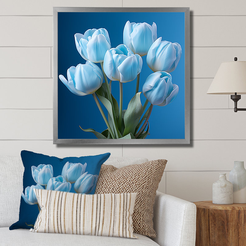 «Azure Blue Tulips Bloom IV» sur toile, H 30 po x l 30 po x P 1 po, Cadre simple argenté