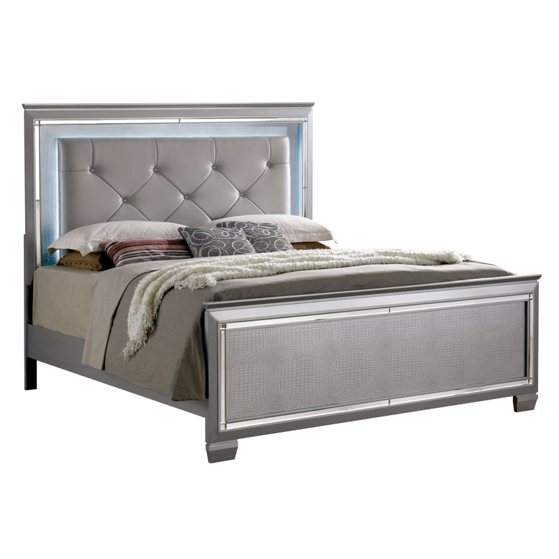 Aghanliss Tufted Standard Bed, California King, Silver