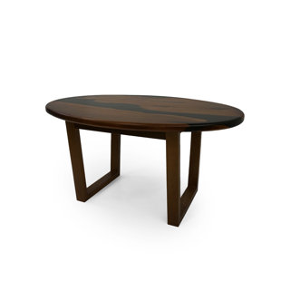 Table ovale en noyer et en résine époxy noire