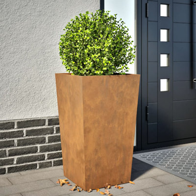 Asua Metal Planter Box