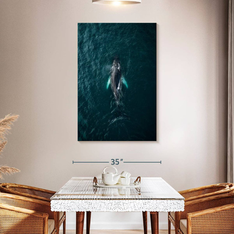 Baleine à bosse nageant, H 48 po x l 32 po