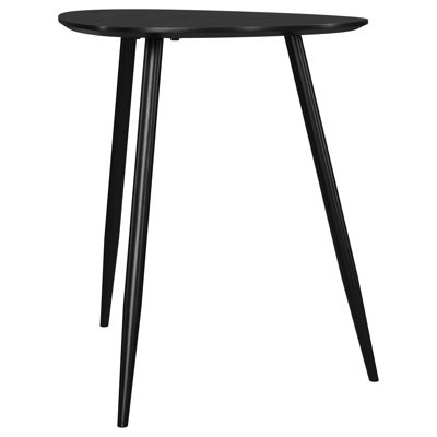 Table de bout triangulaire en bois massif avec revêtement noir, trois pieds évasés effilés, convenant à un fauteuil ou à une décoration dans un espace contemporain