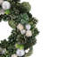 Couronne de pin artificielle verte et feuillage vert