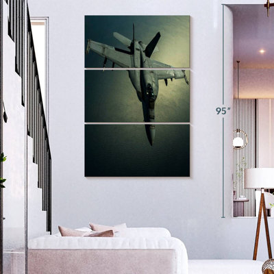 Avion militaire bleu marine