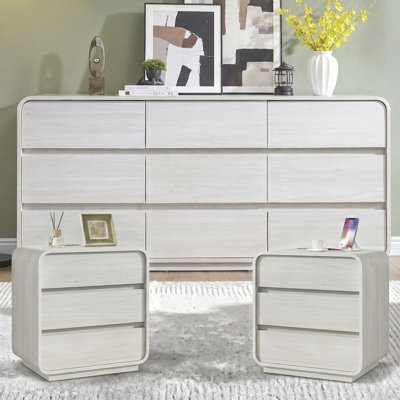 3-Piece Curved Kentlyn With Charging Station