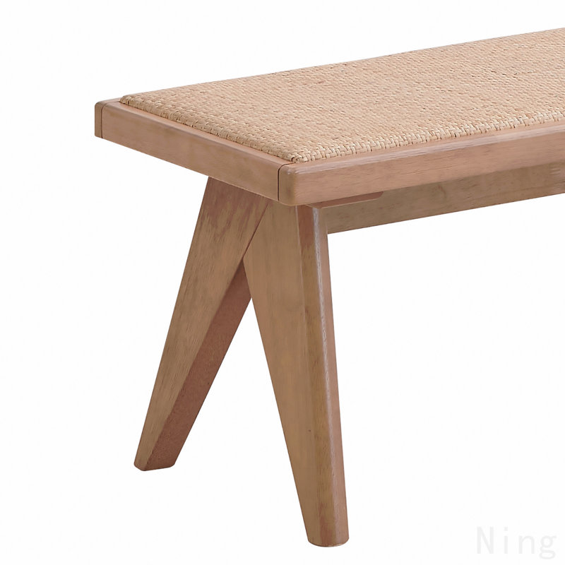 Banc en rotin et finition naturelle
