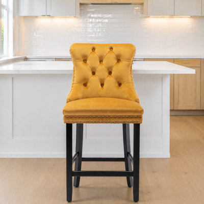 Ensemble de 2 tabourets de bar rembourrés en velours avec capitonnage à boutons, garniture cloutée et pieds en bois massif, chaises de bar de style Mid-Century pour îlots de cuisine, bars résidentiels et salles à manger