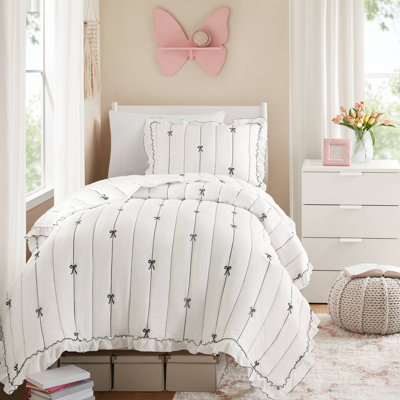 Liv Charming Ruffle Bow Reversible Quilt Set