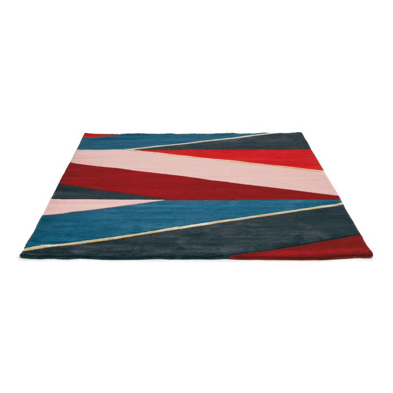 Hand Tufted Area Rug in Red/Blue, Rectangle 4'7" x 6'7"