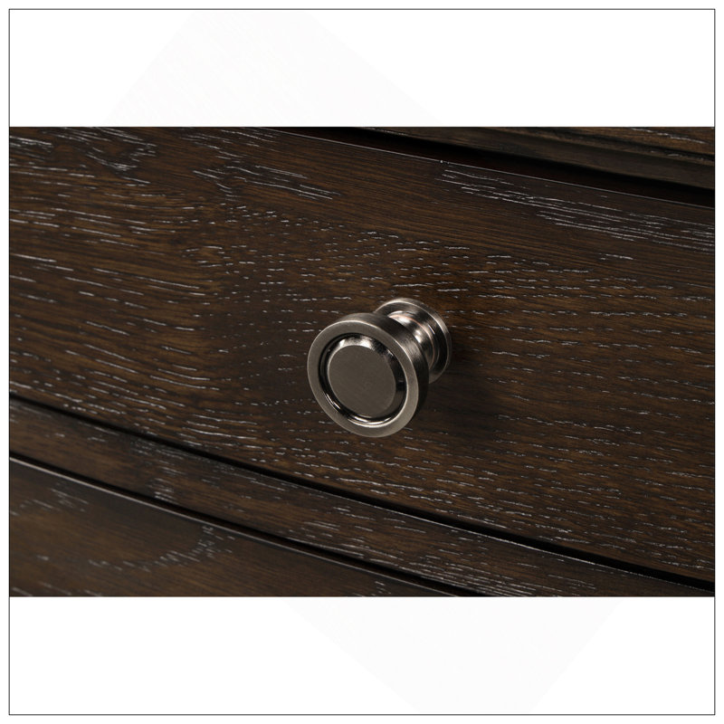 Commode antique brun avec tiroirs en cèdre