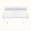 Bureau d'ordinateur Casanova à finition blanche avec rehausse et pieds en métal blanc, H 47,23 po x l 47,01 po x P 23,58 po