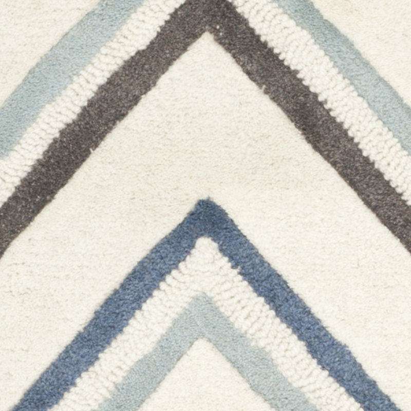 Laquaya Hand Tufted Wool Chevron Rug, Rectangle 3' x 5'