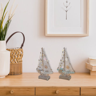 Petit voilier en bois blanc à rayures blanches assorties - ensemble de 2
