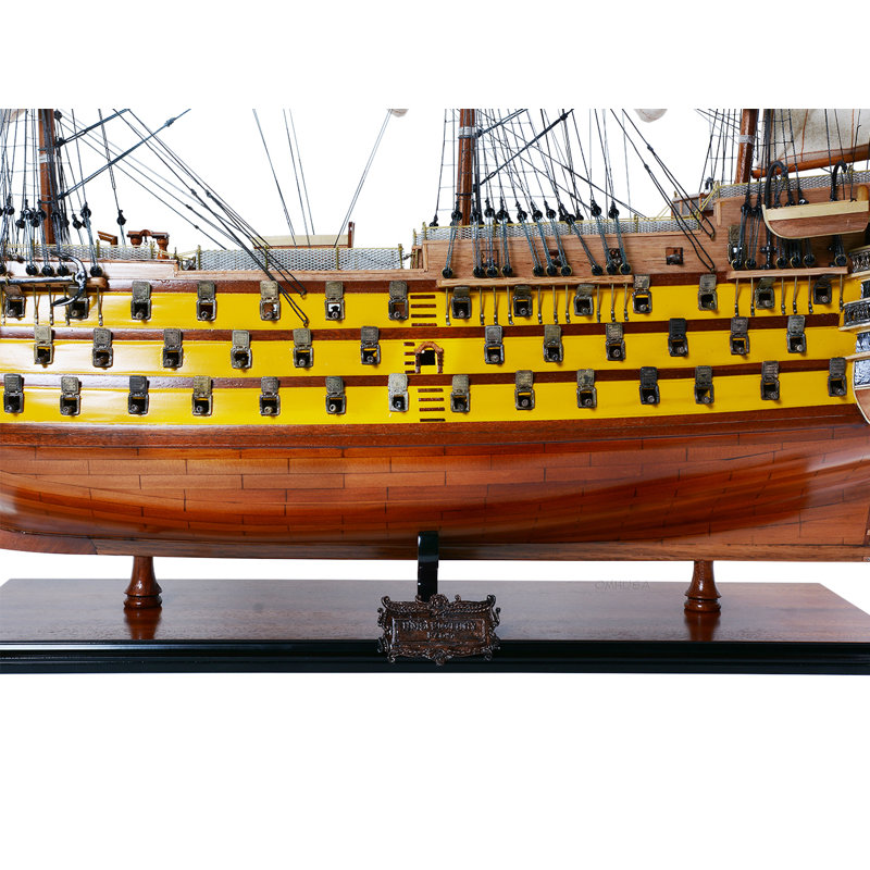 Ultimate HMS Victory Combo: un bateau miniature et un chapeau classique