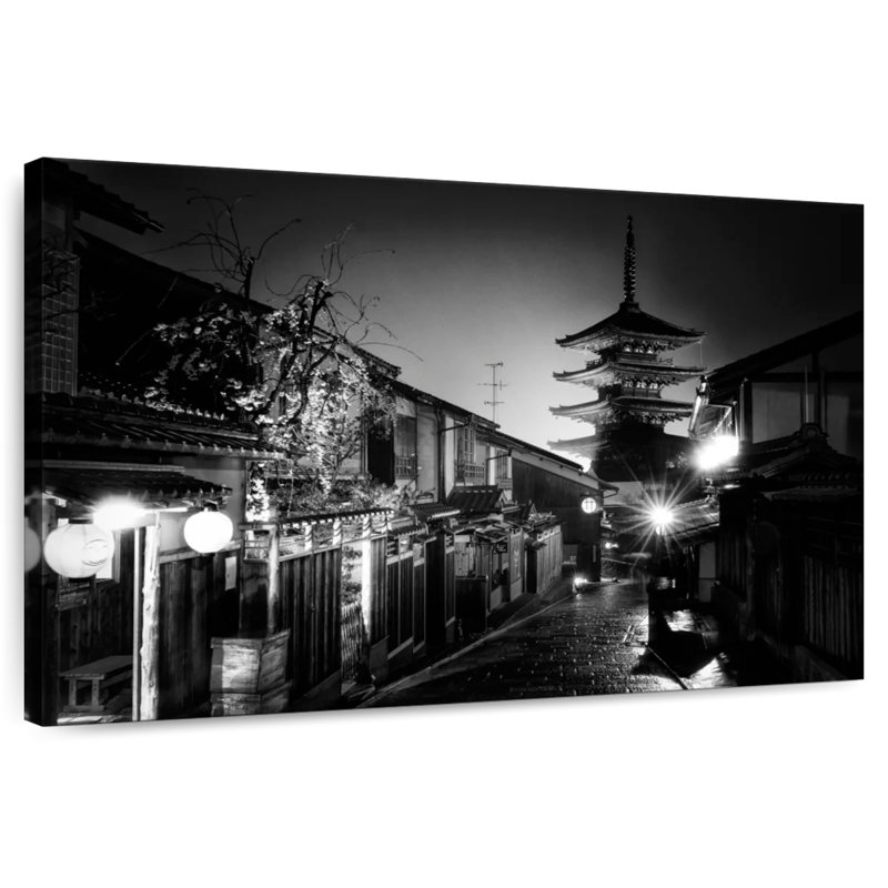 Ravi Yasaka Pagoda Kyoto, H 8 po x l 12 po