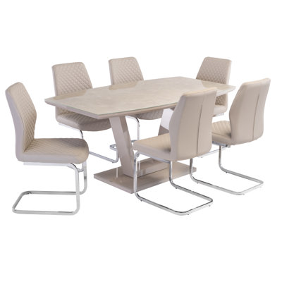 Piumafua Dining Table