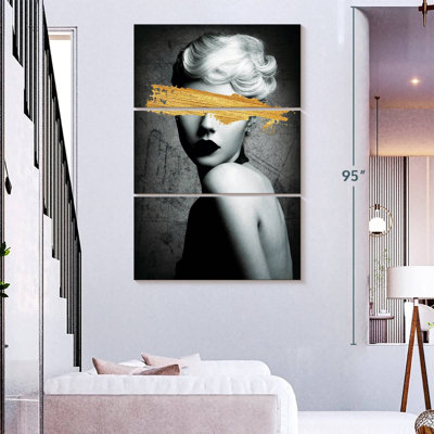 Leisha Retro Blonde Girl Gold Brush Stroke