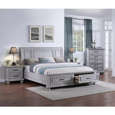 4 Piece Bedroom Set With Two Nightstands, Chest, And King Bedframe