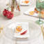 Assiettes martelées transparentes rondes de 9 pouces Ecoqualité avec bordure dorée 240 invités