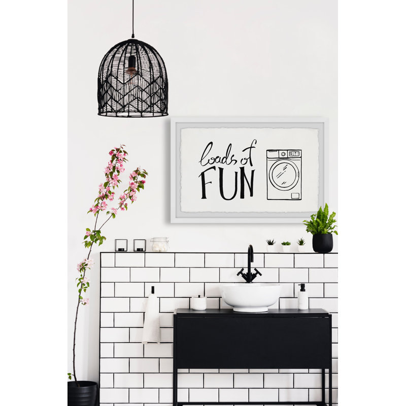 «Laundry Charges Of Fun», reproduction encadrée, H 30 po x l 45 po x 1,5 po