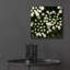 «Little White Flowers» par Tom Quartermaine-338229783