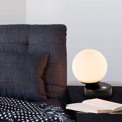 Lampe de table noire à DEL 6 po Capri Capri avec abat-jour en verre et gradateur tactile Capri