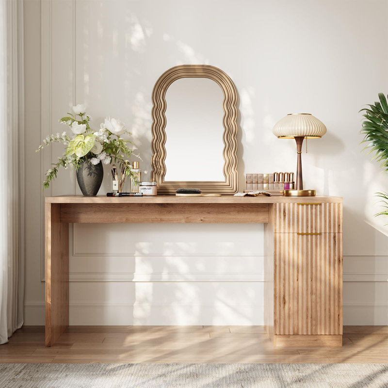 Bureau de direction avec tiroir et prise de courant, grand bureau d'ordinateur de bureau en bois de 61 po avec tablette ajustable pour bureau d'écriture