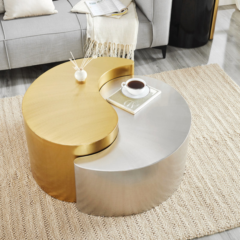 Table basse de style moderne et contemporain avec cadre en tôle de fer en or et argent