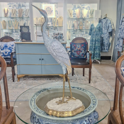 Sculpture de luxe héron en porcelaine avec base en bronze