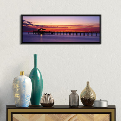 «Sunset Mobile Pier AL USA» par Panoramic Images - Reproduction d'art sur toile panoramique