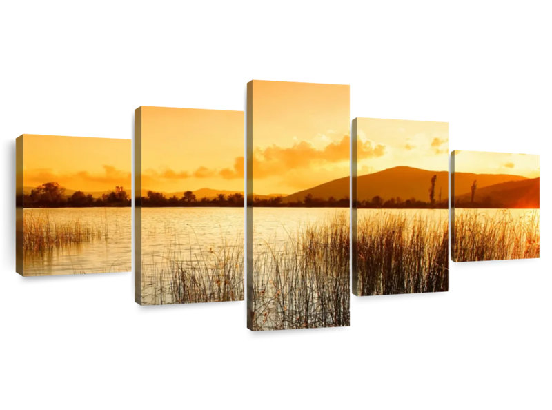 Coucher de soleil sur le lac Calming