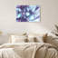 Motif de fractale tourbillonnante bleue et mauve avec toile dorée-2122764171